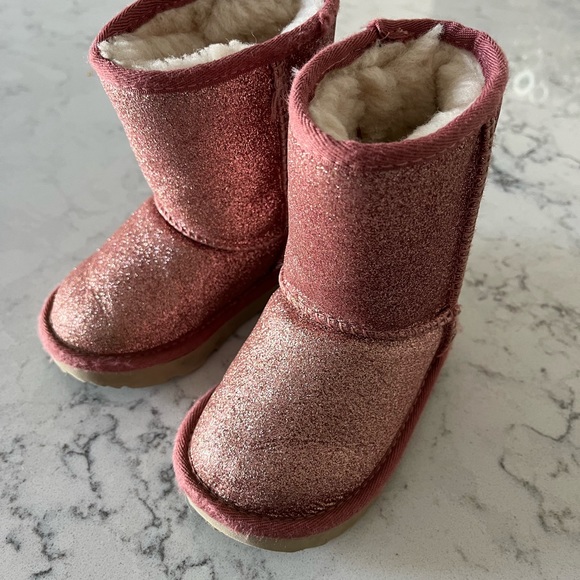 Ugg boots - Picture 2 of 6